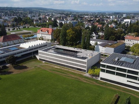 Luftaufnahme der PH Thurgau mit den drei Gebäuden.